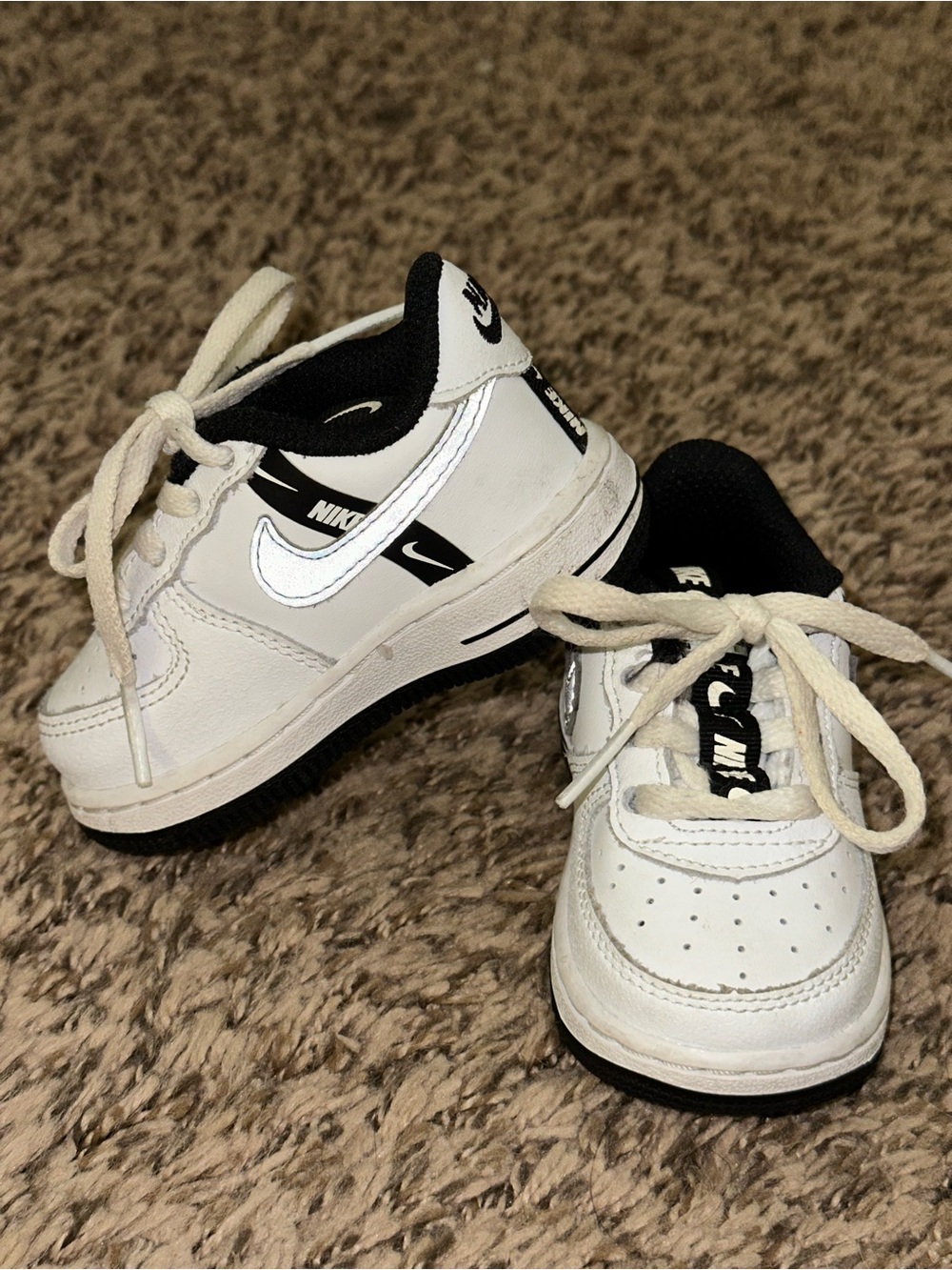 Nike Air Force 1LV8 KSA Worldwide Pack White Reflect Silver Child Size 5C